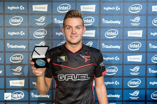 社区批评Valve每周任务更新