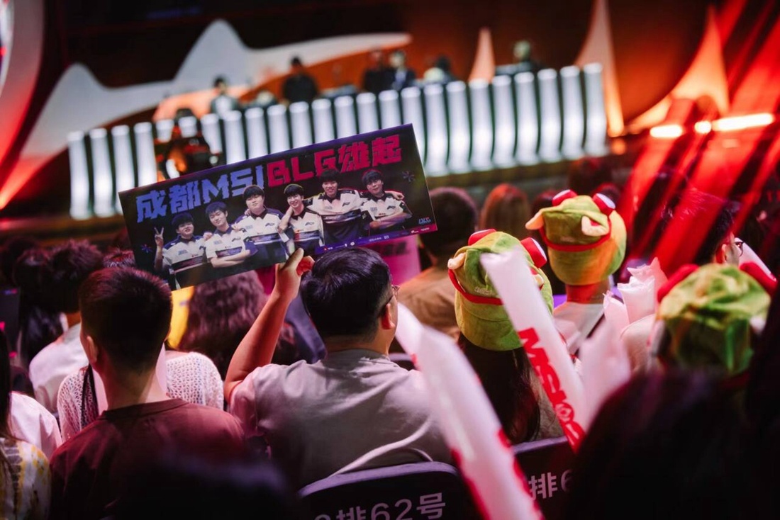 防换线机制更新：现在必须两名非打野英雄 才触发上路防御塔1000%伤害