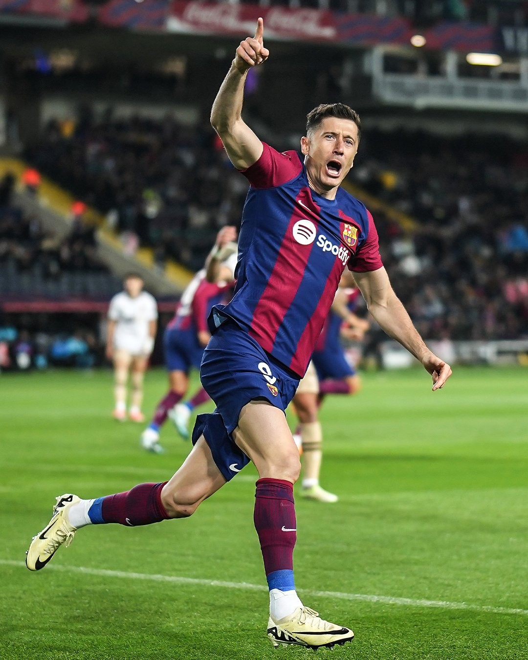 科里纳：既然具备核查条件，为何不能在角球判罚引入VAR？（科里纳质问：既然核查条件已具备，角球判罚为何不启用VAR？）