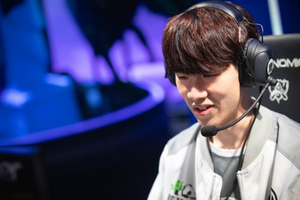 奖牌收割者 s1mple荣膺BLAST秋决MVP奖牌