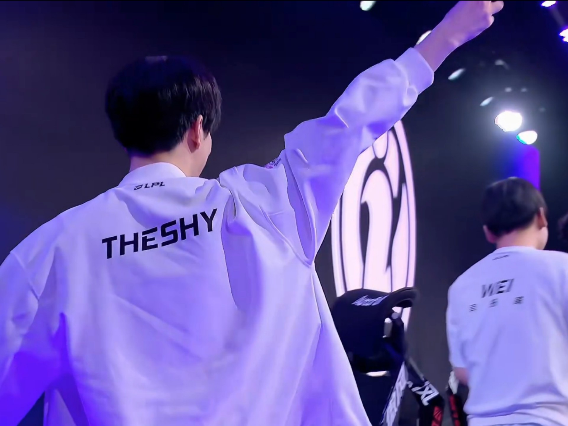 FunPlus Phoenix 官方：上单选手Xiaoolaohu正式离队