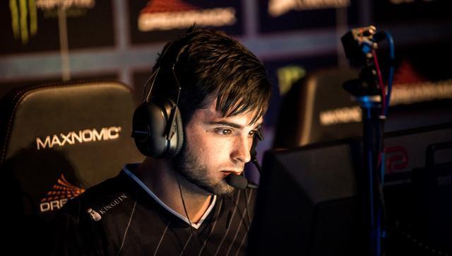 shanji ：第一局剑魔最大的失误就是团战闪现撞墙了